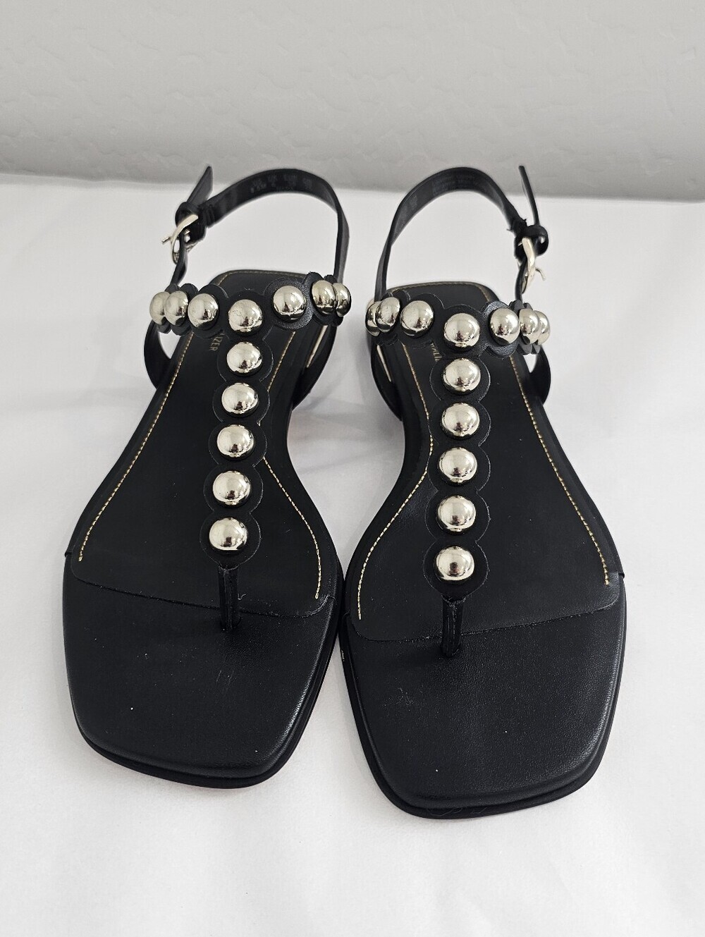 27 EDIT Naturalizer Black Leather T-Strap Sandals W/Gold Studs Women's Sz 8.5